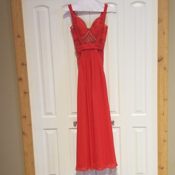 Formal Dress - Picture 2 of 4